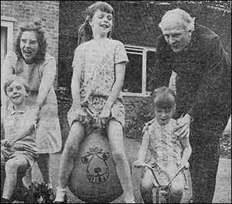 Photograph of Rev Edward Pitt and family