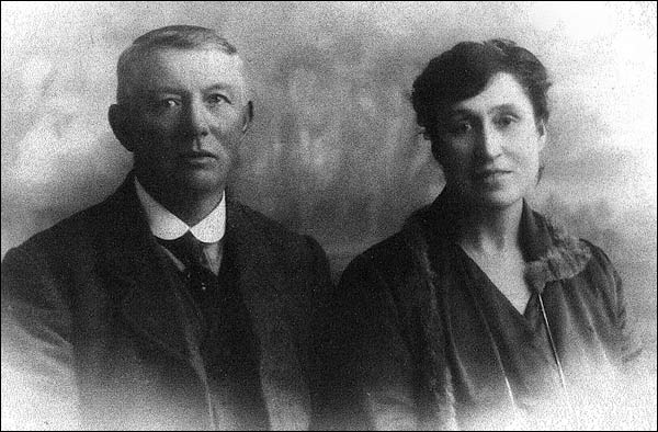 Harry Ringrose Gent and his wife Edna