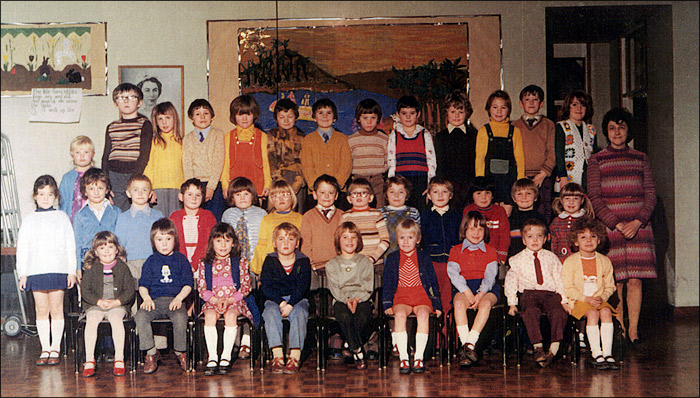 Meadowside Infants School - Mrs Elliot's Class 1975-6