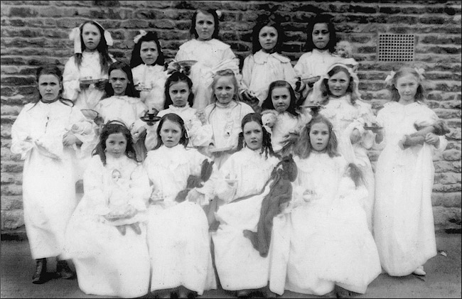 Burton Latimer St Marys School  c.1910