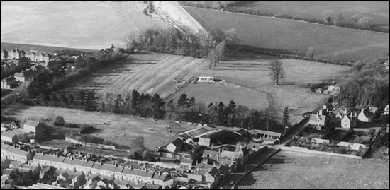 aerial photo of the north end of Burton Latimer in 1972, showing the remains of ridge and furrow workings