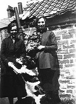 Photograph of the first two officers to  live in Duke Street