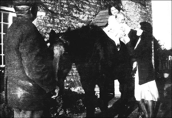 Mr Harry Gent with his daughter-in-law and grandchildren c1930