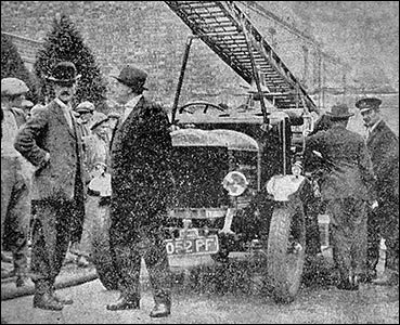 Fire engine demonstration 1927