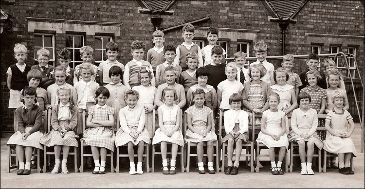 Burton Latimer Council School - Miss Clipson's Class 1961-2