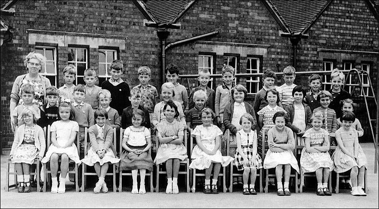 Burton Latimer Council School - Miss Leach's Class 1961-2