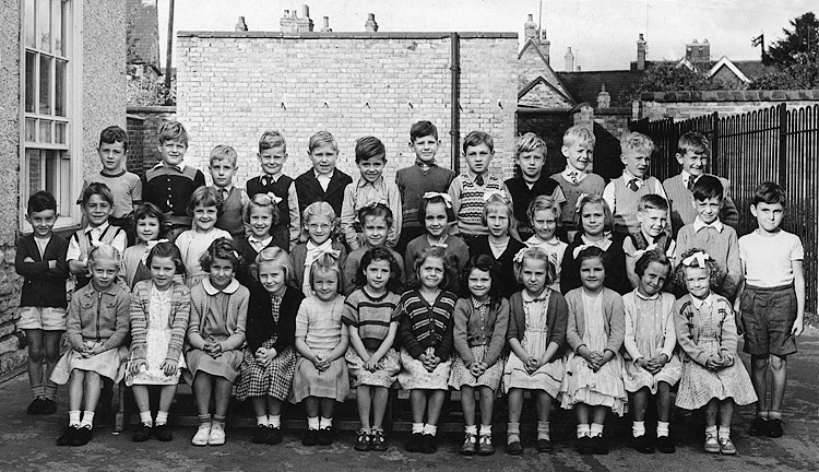 Burton Latimer Council Infants School - Unidentified Class c.1956