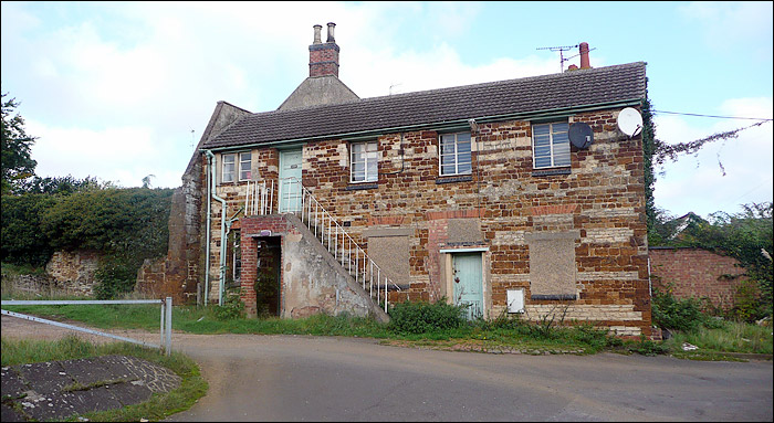 46b High Street, Burton Latimer