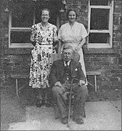 Hilda Boxwell, Doris Boxwell and Mr Boxwell