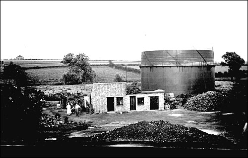 Gasometer and house from 1920s