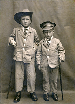 Ron Tilbury (left) with a friend in 1916 or 1917, playing the part of wounded soldiers