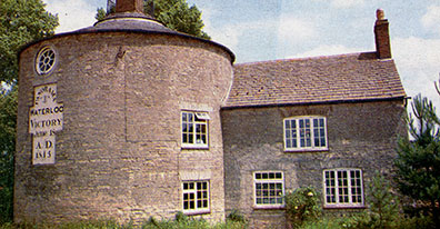 Photograph of the Round House, Finedon