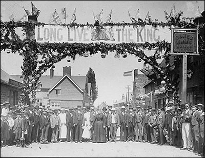 Photograph taken outside The Dukes Arms during the coronation festivities of Eward VII in 1902.
