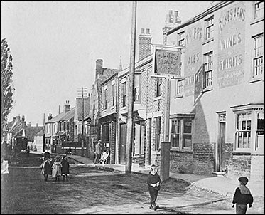 Photograph of The Dukes Arms in the 1900s.