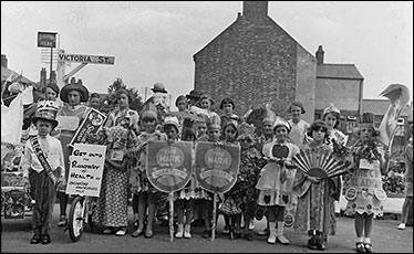 Parade contestants in Victoria Street