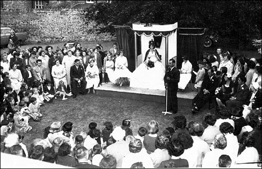 1959 Crowning of Eileen Williamson