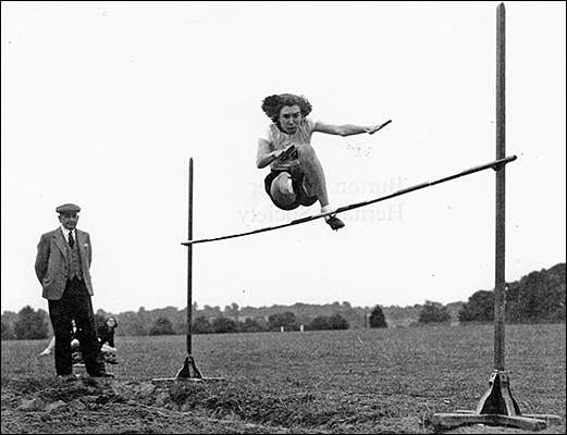 Margaret Thurlow competes at the 1951 Kettering & District Schools Sports day.