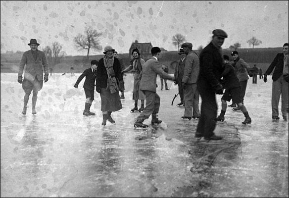 Skating in Finedon Road