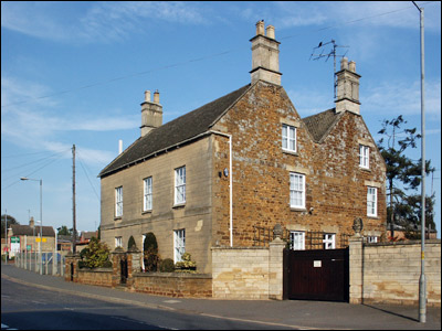 Photograph of 159 High Street, seen from the south