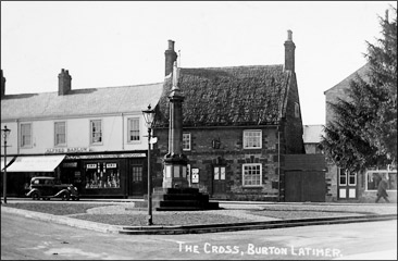 View of The Cross in 1940, with the memorial.