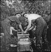 Inns of Court Regiment preparing for manoeuvres on Burton Wold